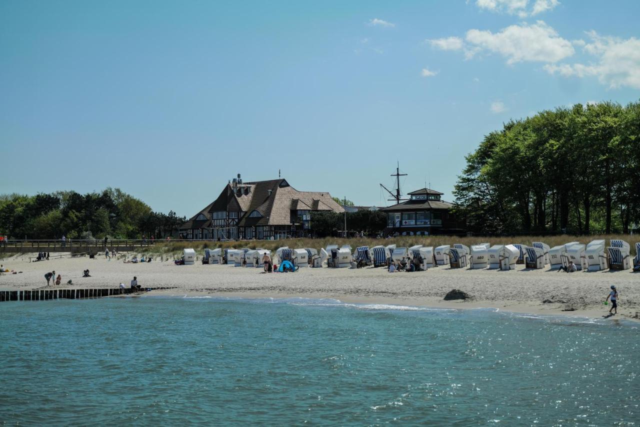 Ferienwohnungen Meerfarbig Zingst - Haustierfrei -Terrasse Mit Strandkorb Oder Balkon - E-Ladesaeule - Parkplatz - Wlan - Fahrradschuppen - Waschtrockner - Ruhig Und Zentral - Nichtraucher Exterior foto