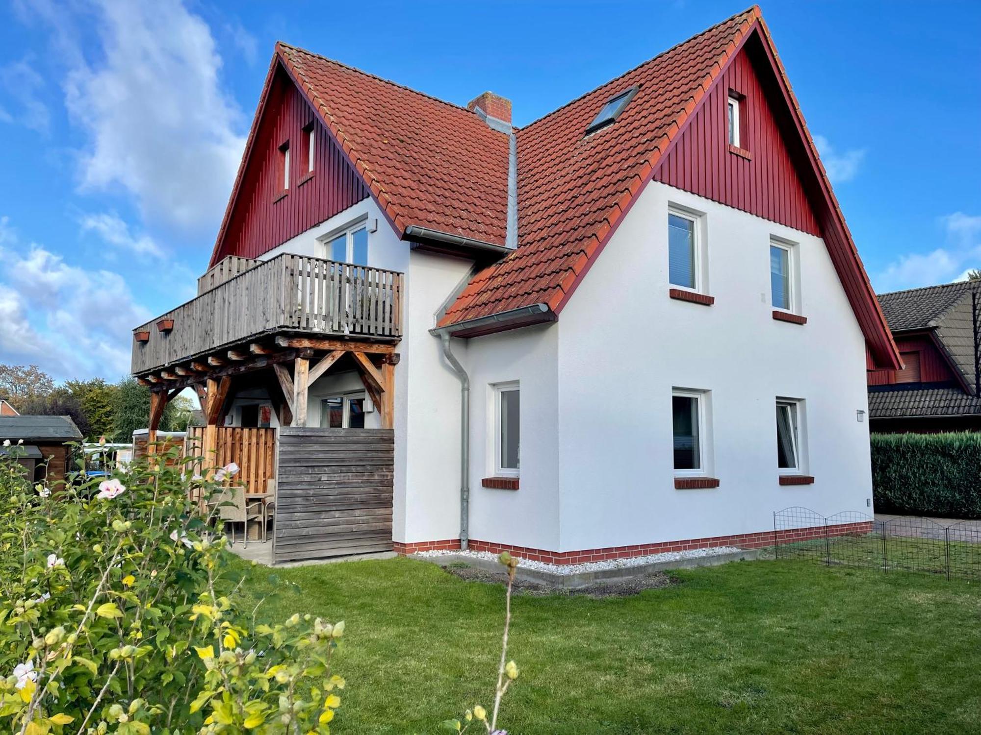 Ferienwohnungen Meerfarbig Zingst - Haustierfrei -Terrasse Mit Strandkorb Oder Balkon - E-Ladesaeule - Parkplatz - Wlan - Fahrradschuppen - Waschtrockner - Ruhig Und Zentral - Nichtraucher Exterior foto