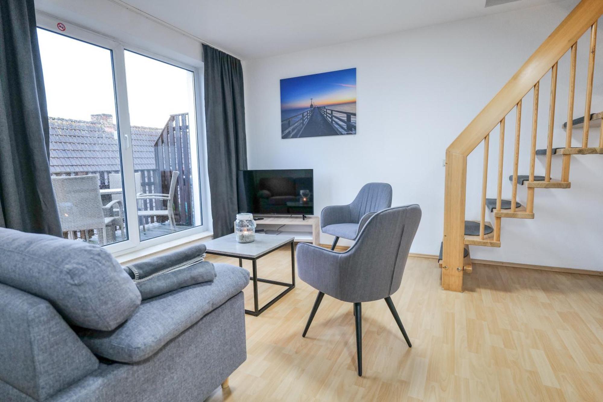 Ferienwohnungen Meerfarbig Zingst - Haustierfrei -Terrasse Mit Strandkorb Oder Balkon - E-Ladesaeule - Parkplatz - Wlan - Fahrradschuppen - Waschtrockner - Ruhig Und Zentral - Nichtraucher Exterior foto